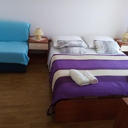 Apartments Vitkovic Крес Екстериор снимка