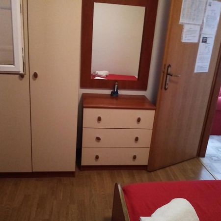 Apartments Vitkovic Крес Екстериор снимка