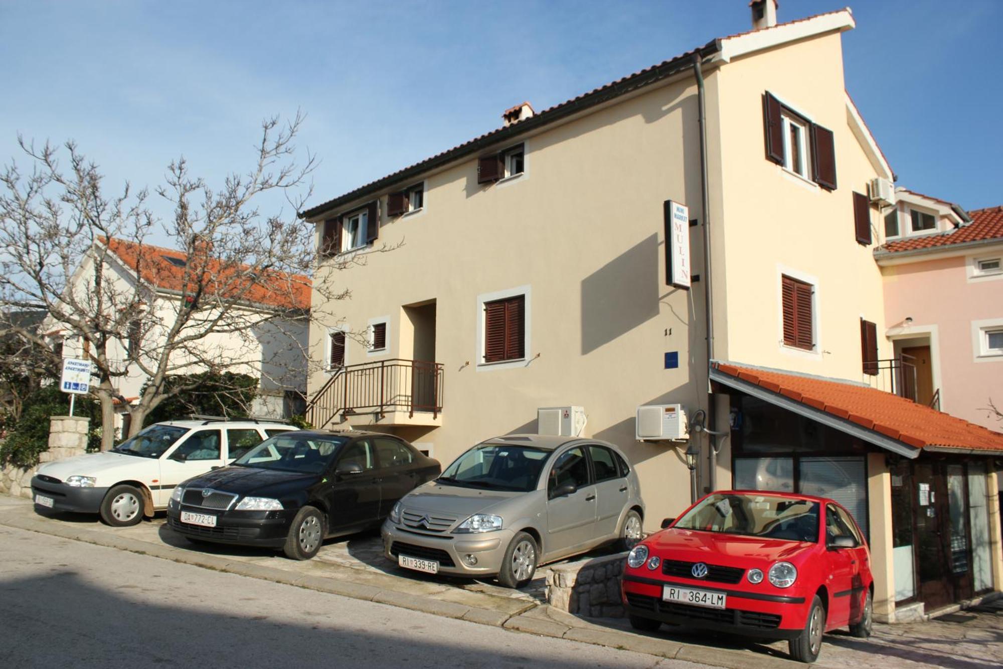 Apartments Vitkovic Крес Екстериор снимка
