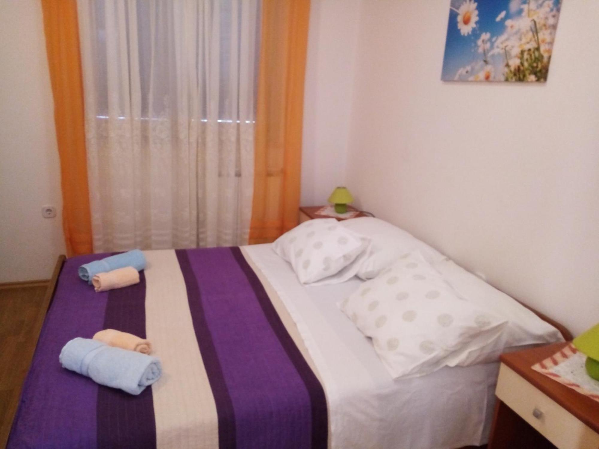 Apartments Vitkovic Крес Екстериор снимка
