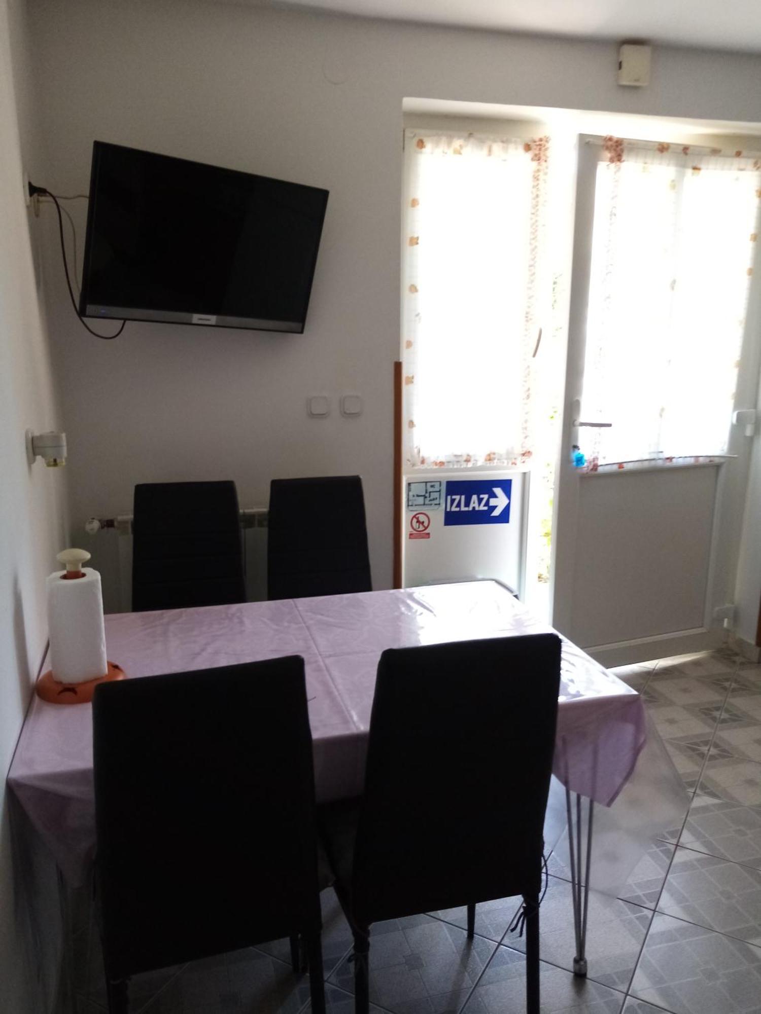 Apartments Vitkovic Крес Екстериор снимка