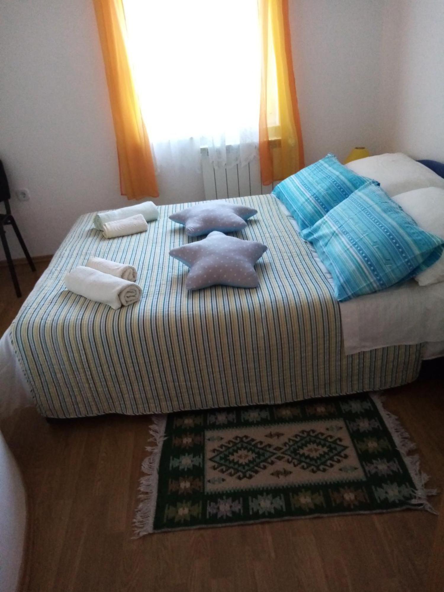 Apartments Vitkovic Крес Екстериор снимка