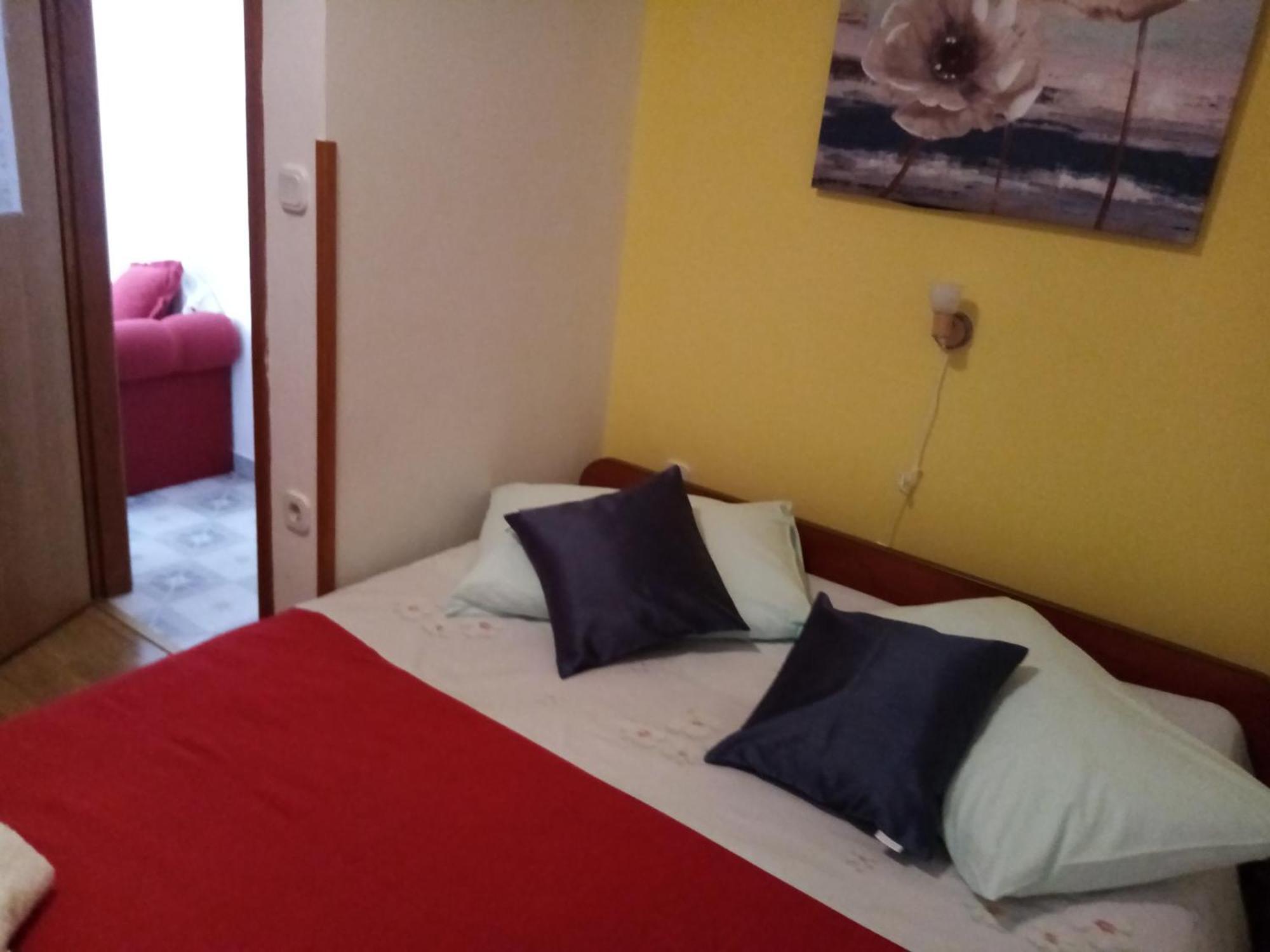 Apartments Vitkovic Крес Екстериор снимка